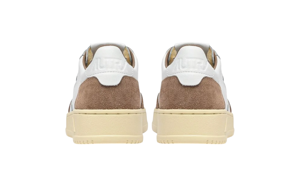 Scarpe Uomo Autry Medalist Low Pelle Bianca Suede Antilope