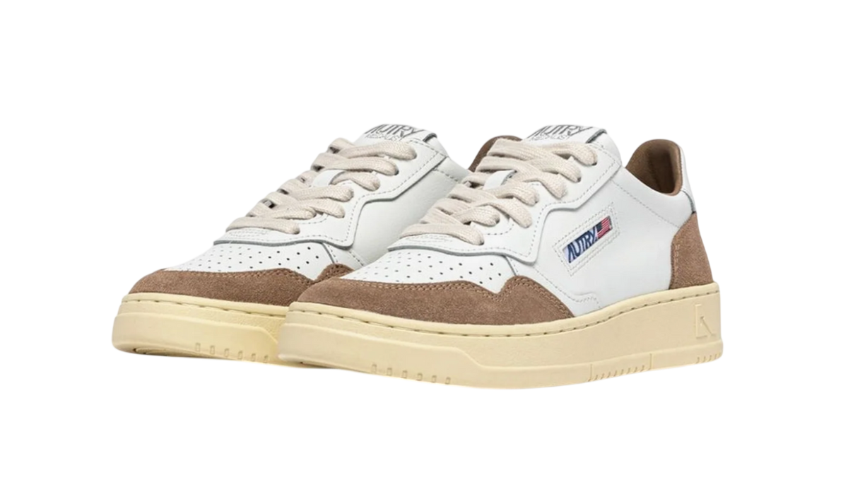 Scarpe Uomo Autry Medalist Low Pelle Bianca Suede Antilope