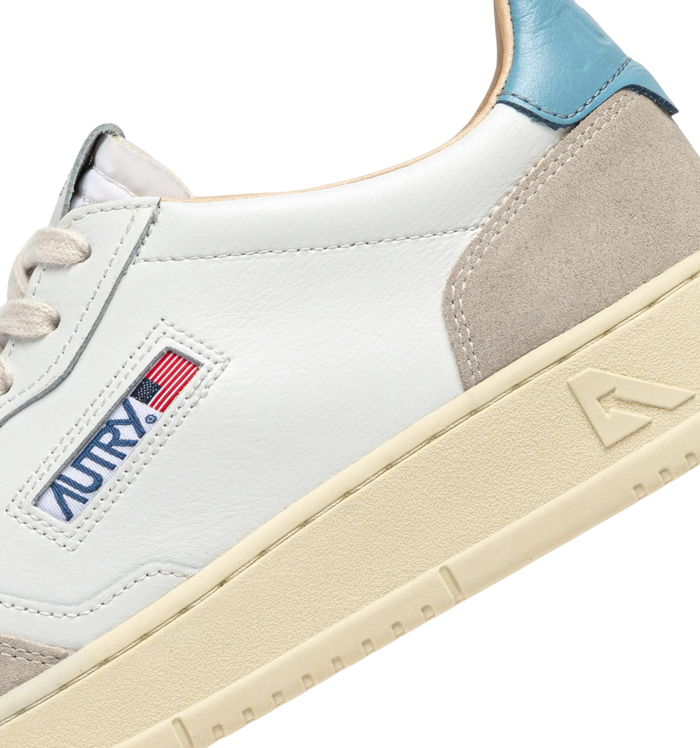 Scarpe Uomo Autry Medalist Low Pelle Bianca e Forget Me Not